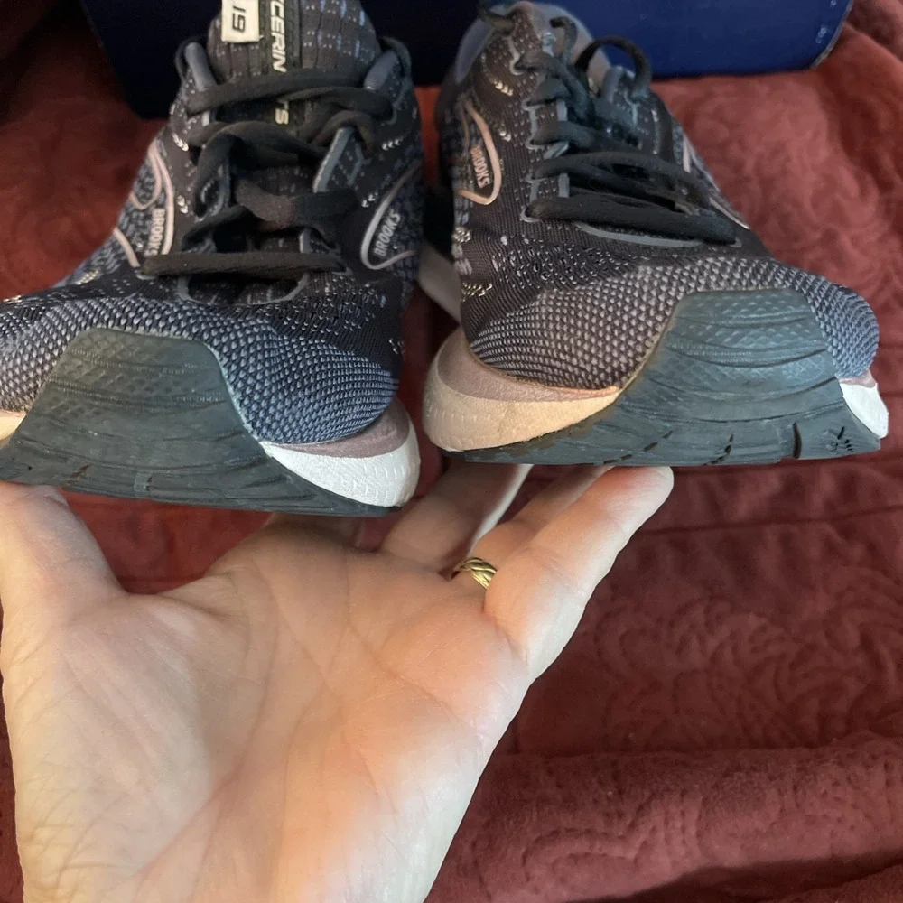 Brooks Glycerin GTS 19 Womens Athletic Running Shoes Size 11 B Black 1203441B074